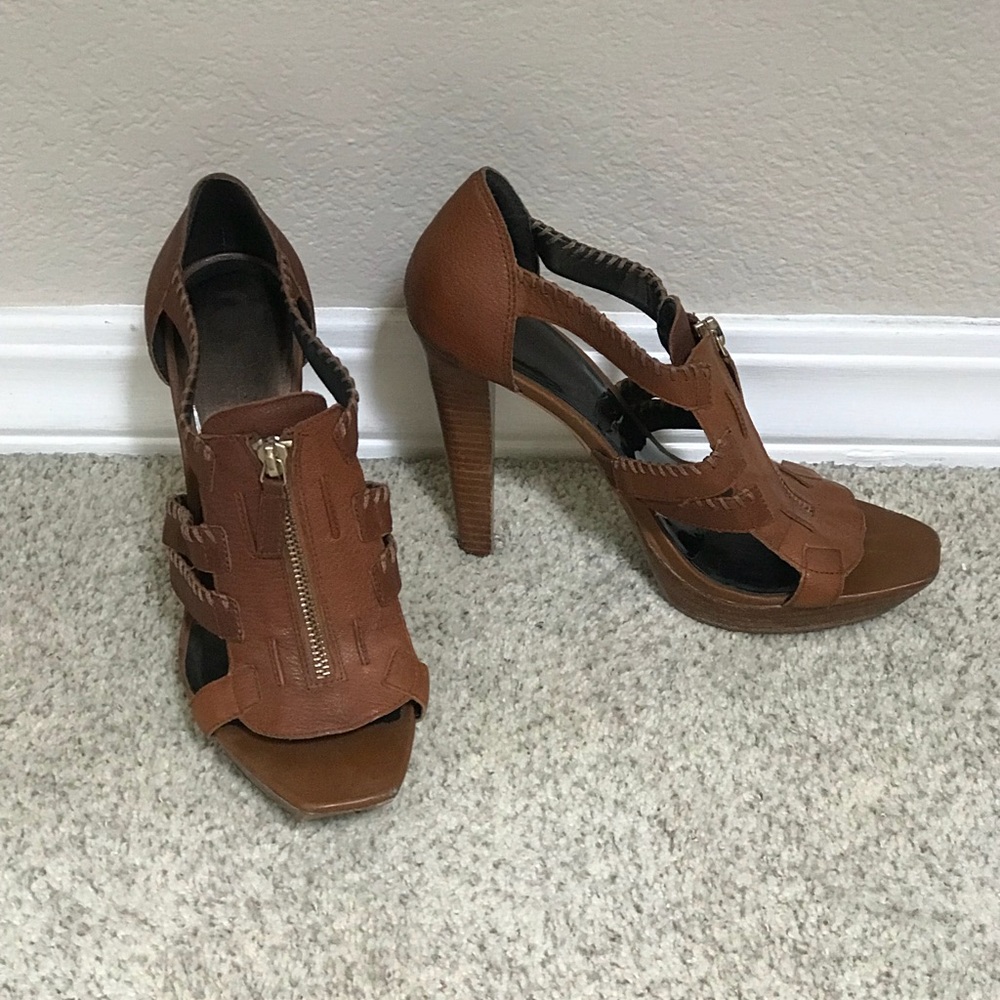Jessica Simpson Tan platform sandal